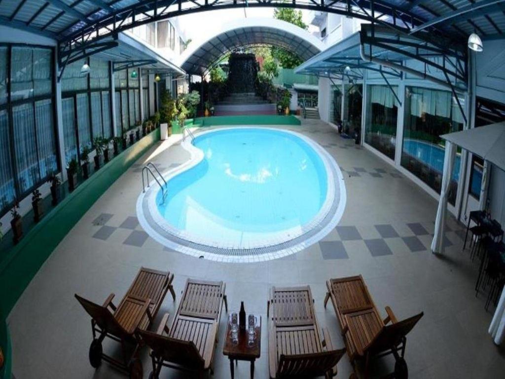 יאנגון Golden Butterfly Hotel מראה חיצוני תמונה