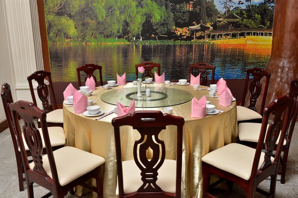 יאנגון Golden Butterfly Hotel מראה חיצוני תמונה