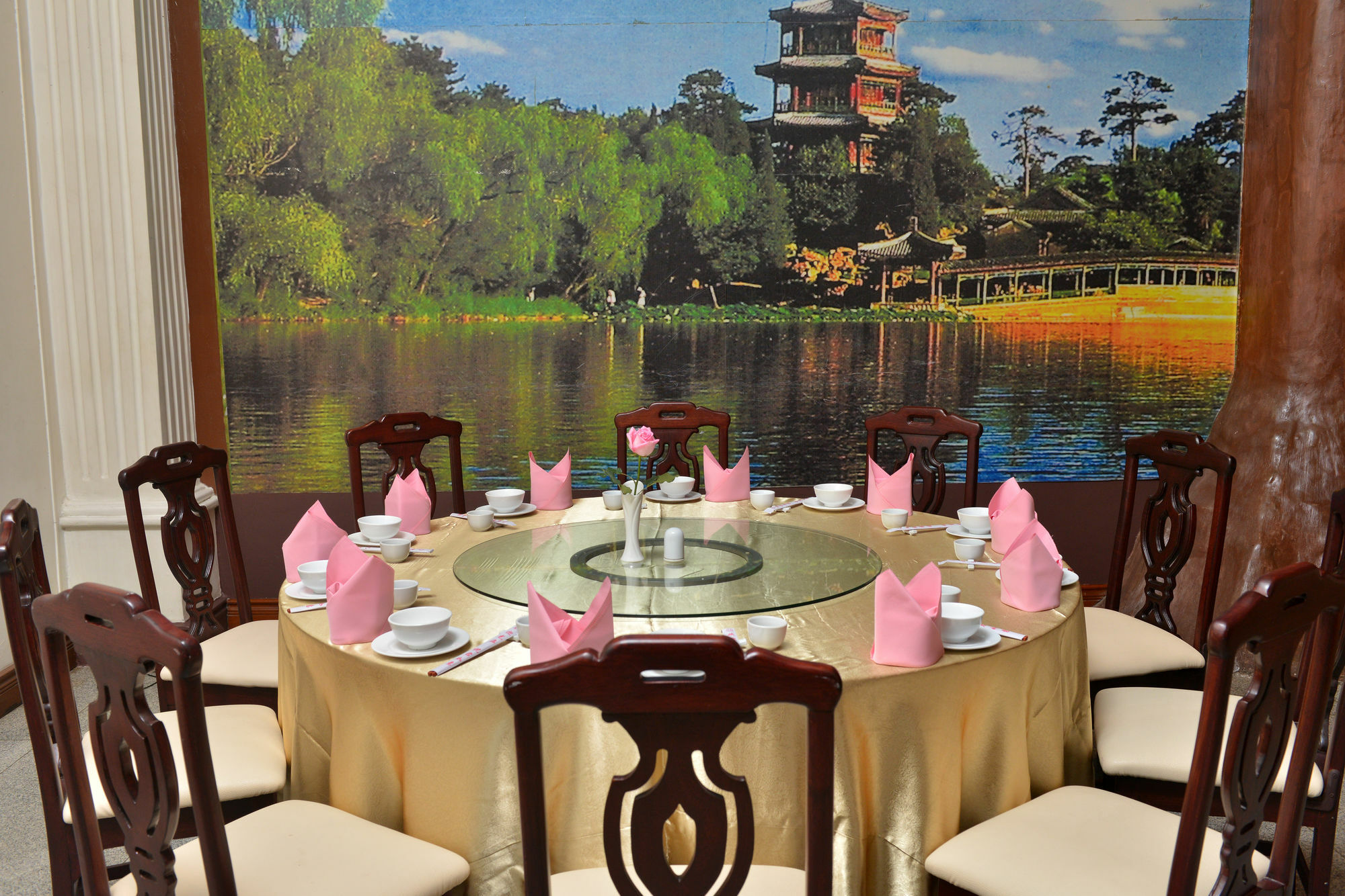 יאנגון Golden Butterfly Hotel מראה חיצוני תמונה