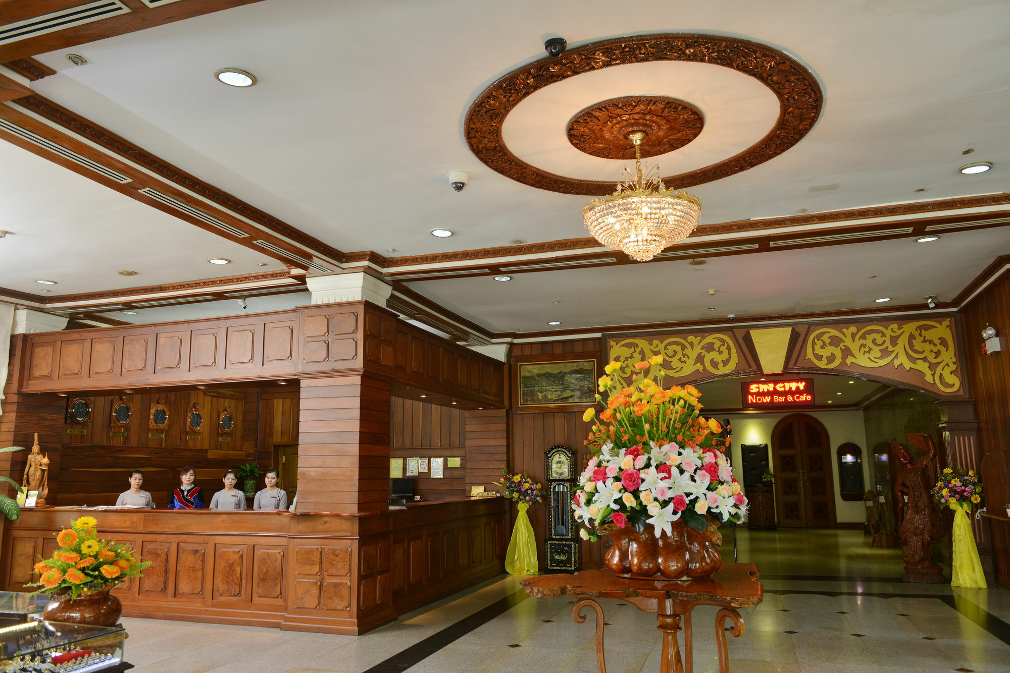 יאנגון Golden Butterfly Hotel מראה חיצוני תמונה