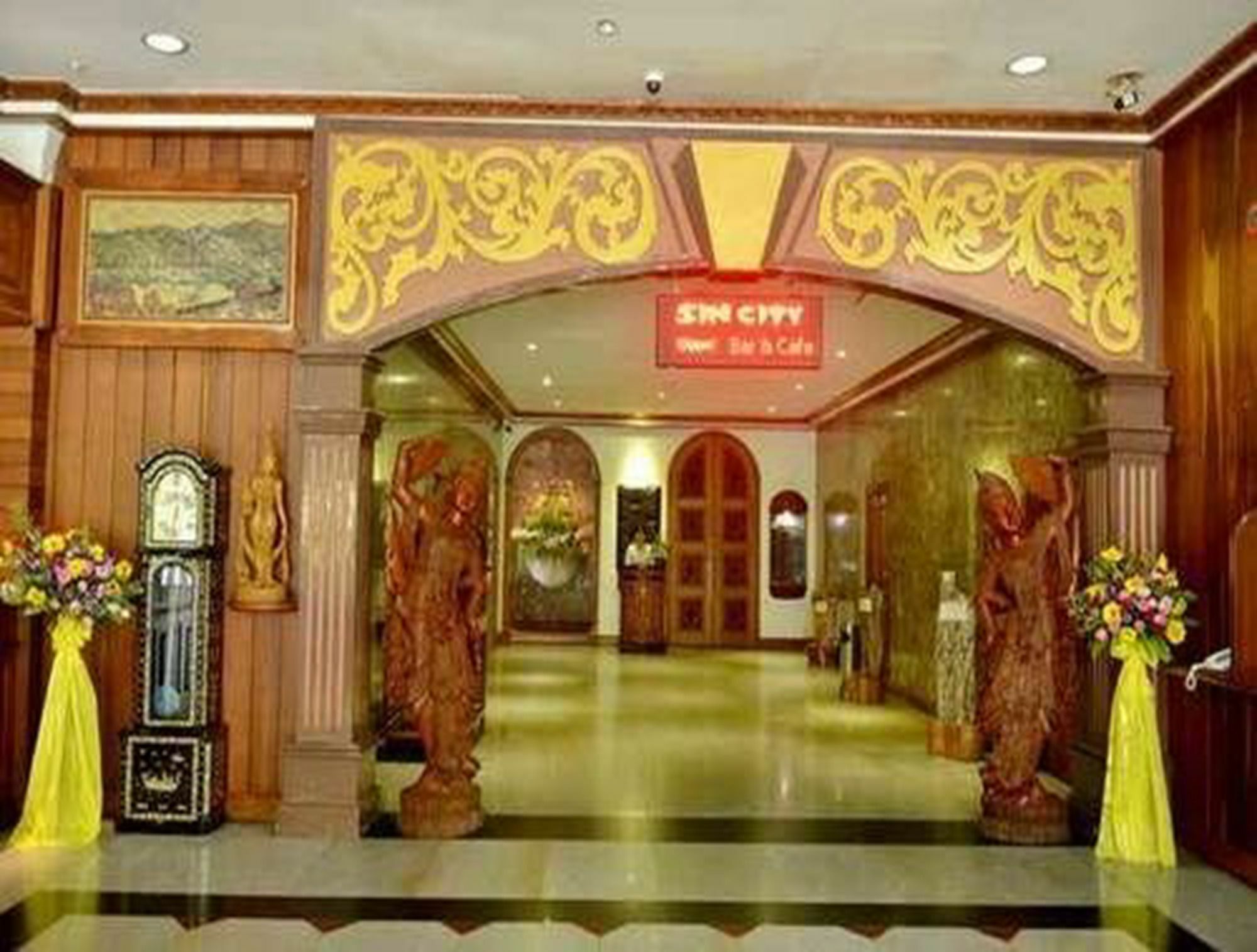 יאנגון Golden Butterfly Hotel מראה חיצוני תמונה