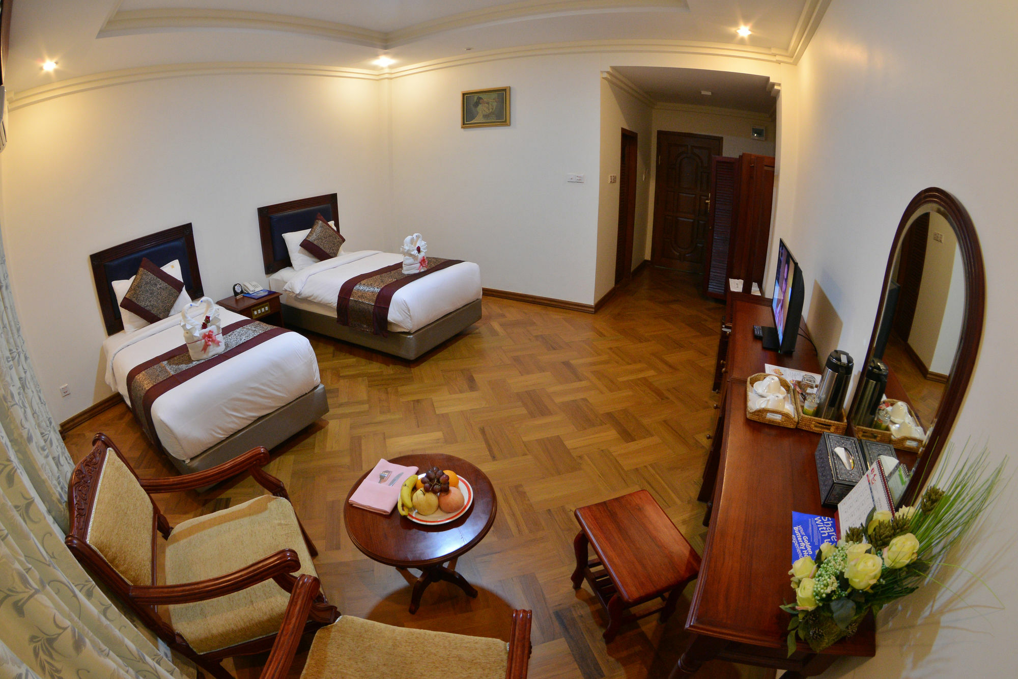 יאנגון Golden Butterfly Hotel מראה חיצוני תמונה